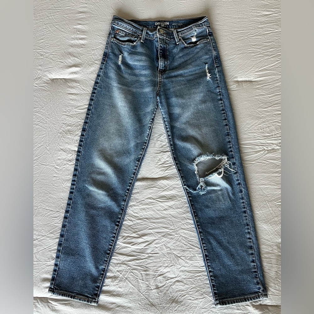 Denizen Levi’s mom jeans